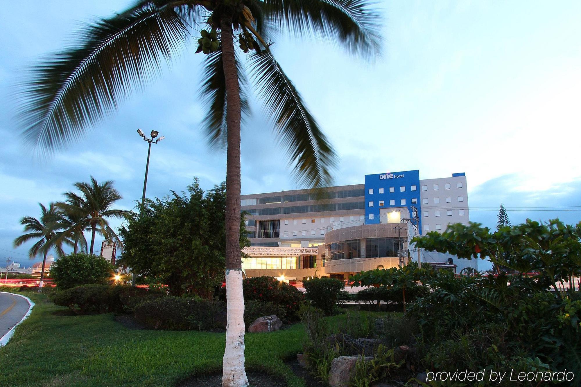 One Puerto Vallarta Aeropuerto Hotel Luaran gambar