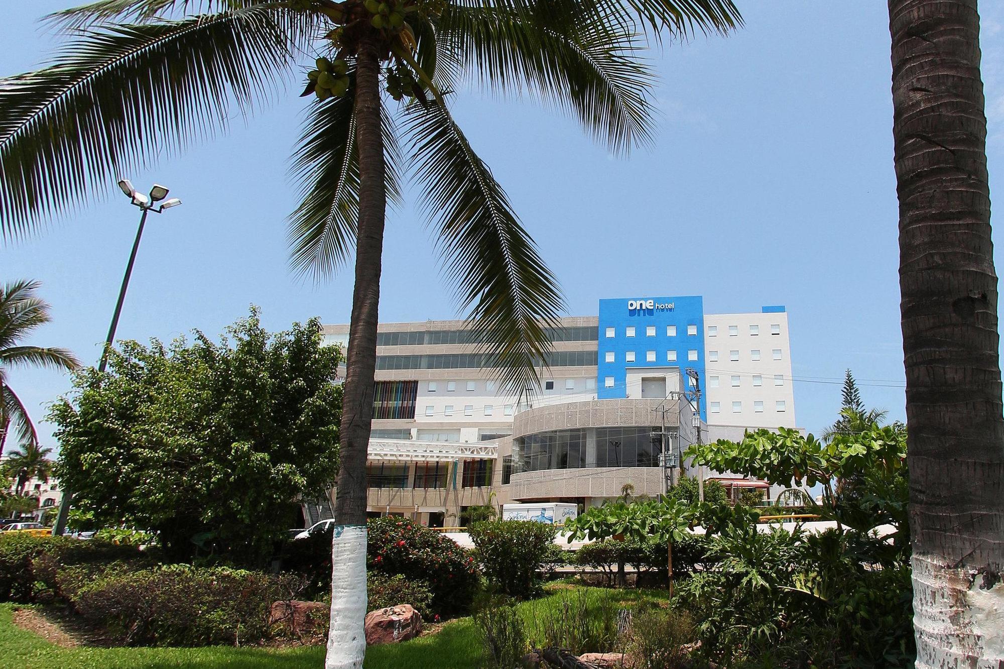 One Puerto Vallarta Aeropuerto Hotel Luaran gambar